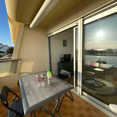 Renove Pour 4 Pers. A 50m Plage, Balcon - Fr-1-224c-216